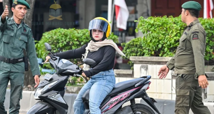 Operasi Razia Penegakan Syariat Islam Di Aceh